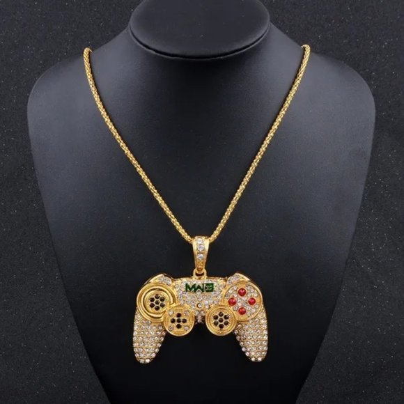 Iced Gold Gaming Controller Necklace, Video Game,‎ XBOX PS2 PS3 PS4 PS5 - Picture 3 of 6